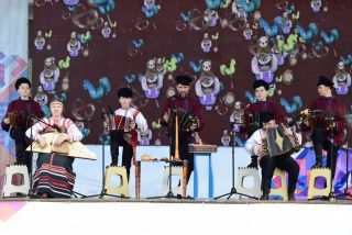 Праздничный концерт участников Всероссийской детской фольклориады прошел в Новочебоксарске фото 13